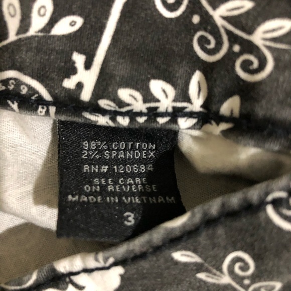 Disney Shorts Size 3 - Picture 7 of 9